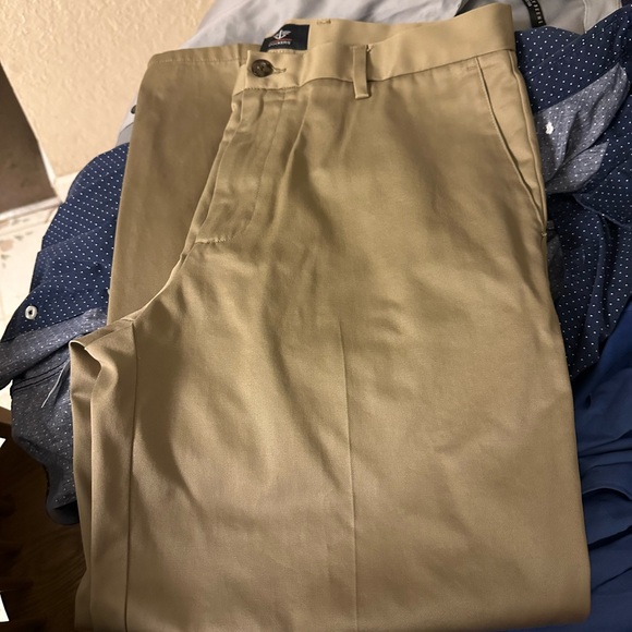 Dockers Khaki men’s pants 34 X 30. Excellent condition. - Picture 1 of 4